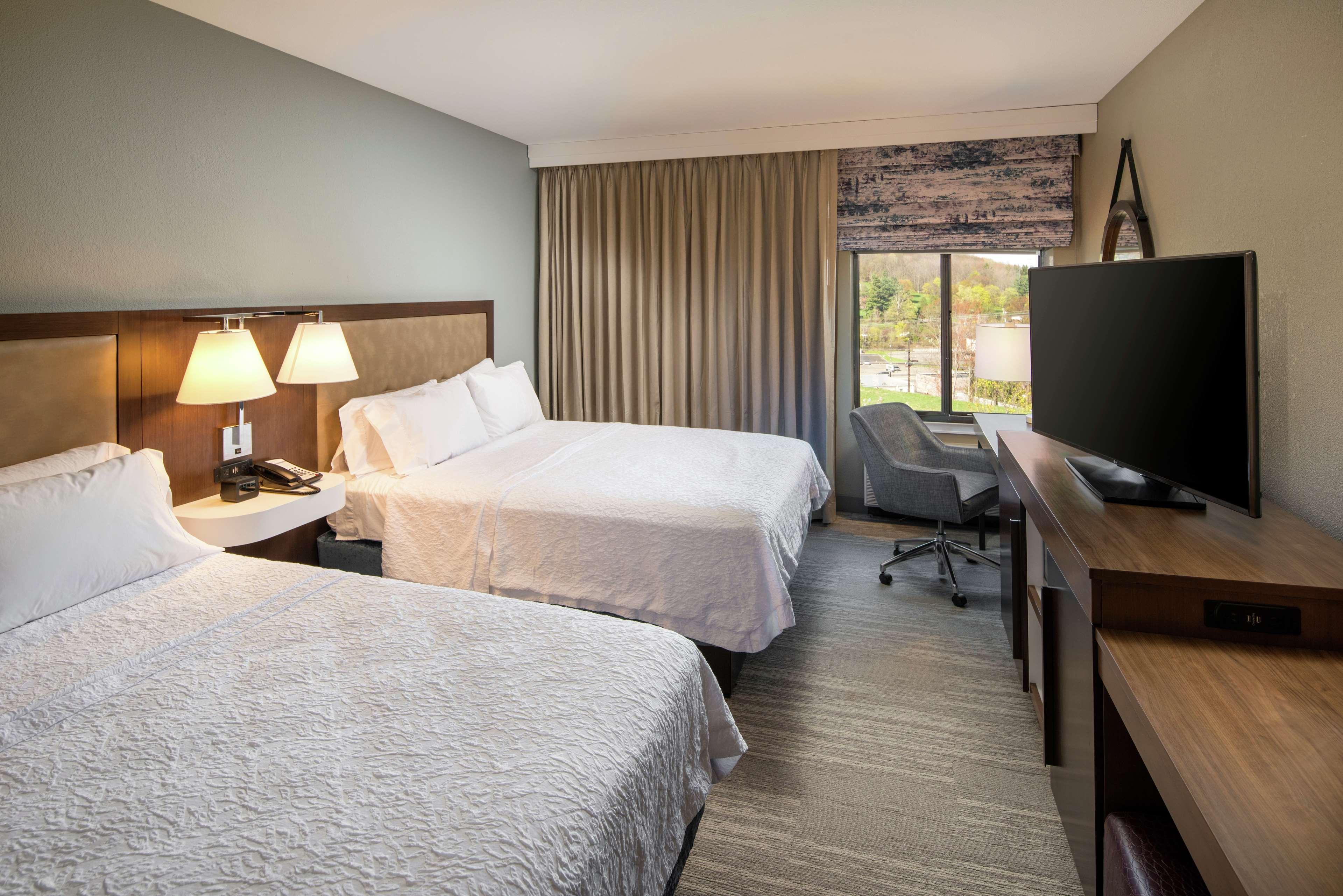 Hampton Inn & Suites Binghamton/Vestal Exterior photo