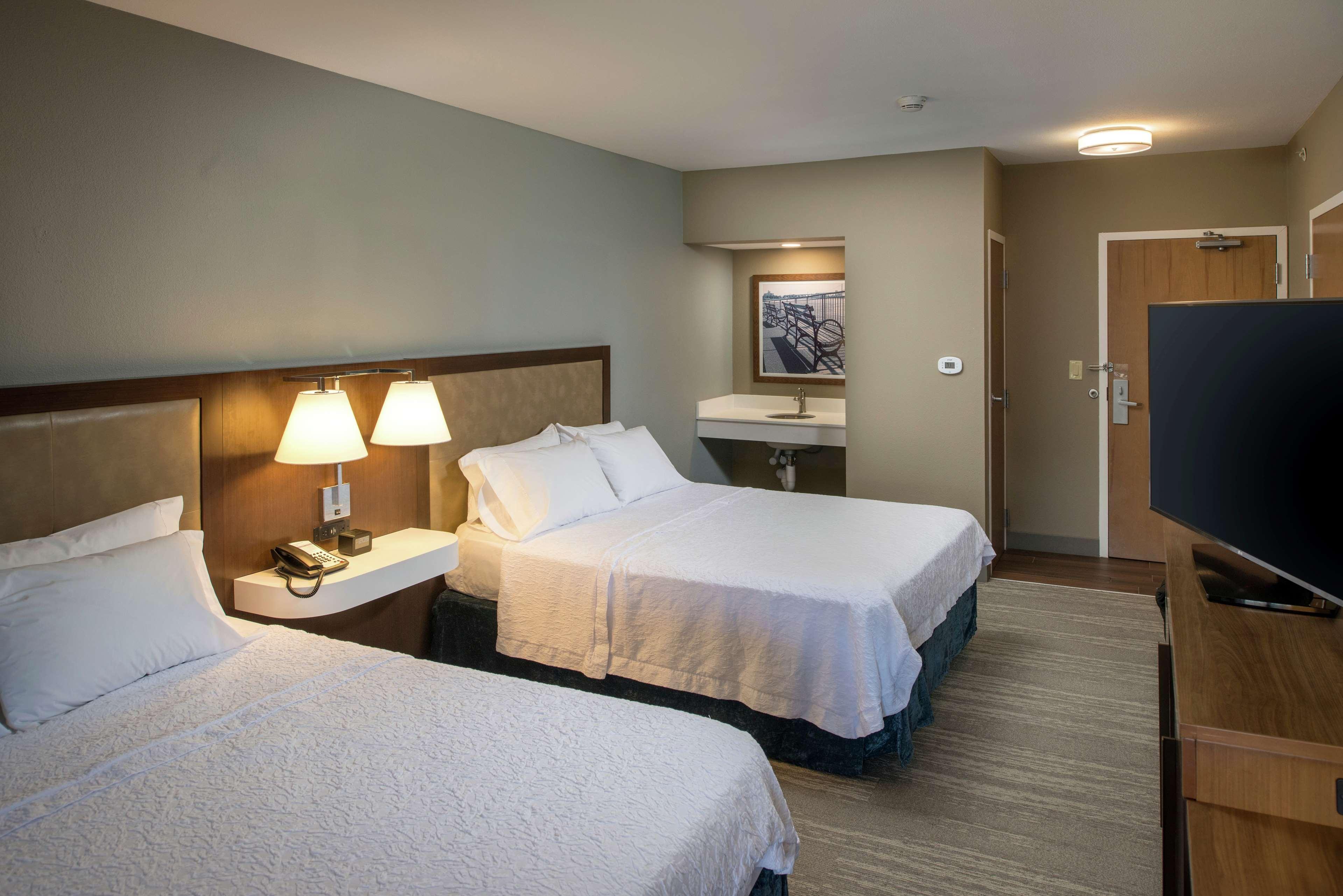 Hampton Inn & Suites Binghamton/Vestal Exterior photo