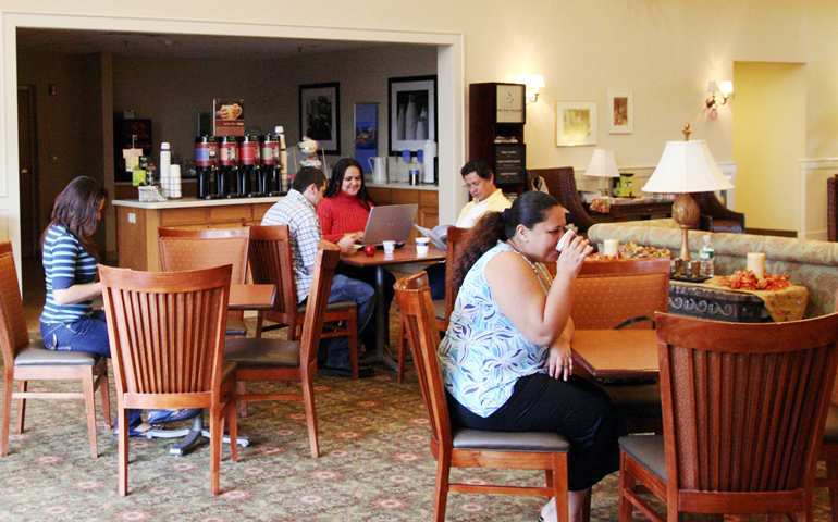 Hampton Inn & Suites Binghamton/Vestal Restaurant photo